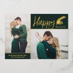 Carte De Vœux En Aluminium Deux photos élégantes Joyeuses Fêtes | Vert<br><div class="desc">Ce beau Carte photo de Noël Deux présente une typographie élégante, en lisant, "Joyeuses fêtes" en véritable feuille d'or sur un arrière - plan vert foncé. D'autres options de feuille sont l'or et l'argent roses. Une pinède aux baies apporte une touche festive. Le dos de la carte est laissé vide...</div>