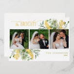 Carte De Vœux En Aluminium Elégant Gold Marié & Bright Botanical Photo<br><div class="desc">Elegant Gold Marié & Bright Botanical Photo Foil Carte de vacances Célébrez votre première saison de vacances en tant que jeunes mariés avec cette luxueuse carte de Noël "Marié & Bright". Conçu pour refléter l'élégance de votre union, cette carte présente un mélange éclatant de feuille dorée sur blanc, créant une...</div>
