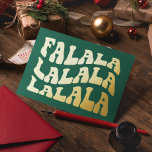 Carte De Vœux En Aluminium Falalalala Super Wavy Typographie Vert Noël<br><div class="desc">FaLaLaLaLaChristmas Card : un design rétro,  avec une typographie vintage ondulée en feuille d'or et un arrière - plan vert classique</div>