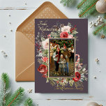 Carte De Vœux En Aluminium Frohe Weihnachten Photo Floral Foil Allemand<br><div class="desc">Frohe Weihnachten Photo Watercolor Floral German Foil Holiday Card Foil Stamped Christmas Cards dispose d'une de vos photos préférées avec le texte de feuille superposé "Frohe Weihnachten" dans la typographie de script de calligraphie moderne sur un arrière - plan magenta foncé accentué de l'aquarelle verdure d'hiver et des baies rouges....</div>