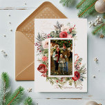 Carte De Vœux En Aluminium Frohe Weihnachten Photo Floral Foil Allemand<br><div class="desc">Frohe Weihnachten Photo Watercolor Floral German Foil Holiday Card Foil Stamped Christmas Cards présente l'une de vos photos préférées avec le texte en feuille superposé "Frohe Weihnachten" dans la typographie de script de calligraphie moderne sur un arrière - plan blanc cassé accentué par l'aquarelle de la verdure d'hiver et des...</div>