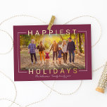 Carte De Vœux En Aluminium Happest Modern Gold Texte Vin Rouge Photo<br><div class="desc">La carte de Noël "Happiest Holidays" présente un format horizontal avec photo de paysage et texte de salut en feuille d'or moderne qui encadre et superpose l'image. Personnalisez le texte du script simple avec une signature de famille et l'année, et choisissez d'inclure un message supplémentaire au dos de la carte....</div>