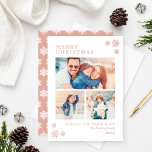 Carte De Vœux En Aluminium Happy Holidays Elegant Photo Collage Rose Gold<br><div class="desc">Elégante carte de collage photo de Noël avec "Joyeux Fêtes" en texte classique en papier or rose et comprend un collage minimal de trois espaces photo, un accueil personnalisé, et l'espace pour inclure le nom de famille ou les noms de membres de la famille. Un motif de flocons de neige...</div>