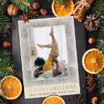 Carte De Vœux En Aluminium Joyeuses Fêtes vintages<br><div class="desc">Véritable salutation en feuille avec cadre vintage de neige d'une photo portrait. Choisissez votre couleur de feuille : or,  argent ou or rose,  et couleur de fond. Ajoutez d'autres photos à l'arrière ou écrivez un message.</div>