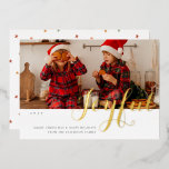 Carte De Vœux En Aluminium Joyeux Noël Famille Photo Script moderne<br><div class="desc">Joyful Christmas Family Photo Modern Script Foil Stamped Christmas Cards dispose d'un design simple avec votre photo préférée avec le texte de feuille superposé "Joyful" dans la typographie de script de calligraphie moderne. Personnalisé avec un message simple ci-dessous. Parfait pour les familles et les amis pour célébrer Noël et les...</div>