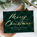 Carte De Vœux En Aluminium Joyeux Noël Joyeux Joyeux Joyeux Joyeux Joyeux Jou<br><div class="desc">Elégante carte de vacances avec "Joyeux Noël" affichée dans un script de calligraphie de feuille d'or sur un arrière - plan plaid vert peint. Personnalisez l'avant de la carte de vacances rustique non photo en ajoutant votre nom et l'année. L'arrière de la carte comporte un arrière - plan plaid assorti...</div>