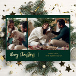 Carte De Vœux En Aluminium Joyeux Noël moderne Script 2 Photos Or<br><div class="desc">Chérissez les précieux moments de votre famille cette saison de vacances avec notre carte de Noël photo collage personnalisé. Cette carte de voeux unique présente une collection magnifiquement arrangée de vos photos de famille préférées, astucieusement combinées pour créer un design festif et chaleureux. Personnalisez-le avec 2 de vos clichés les...</div>