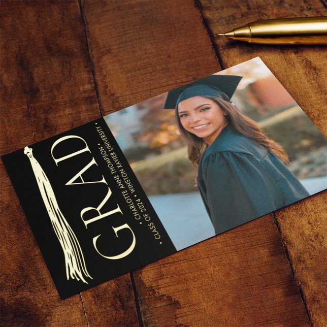 Carte De Vœux En Aluminium Moderne Elegant Tassel Grad Party Photo personnali (Elegant gold tassel photo graduation announcement and invitation card.)