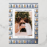 Carte De Vœux En Aluminium Photo de Noël moderne Arbres d'or bleu<br><div class="desc">Photo de Noël moderne Arbres d'or bleu FoilCartes de vacances Cartes de saison Cartes de Noël présente votre photo préférée sur un motif de Noël bleu et or moderne avec le texte "Joyeux Noël" dans la typographie de script bleu moderne. Parfait pour la famille et les amis pour Noël et...</div>