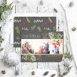 Carte De Vœux En Aluminium Photo moderne gris foncé Joyeux Noël Script Pine P<br><div class="desc">Vous cherchez une carte de vacances unique qui se démarquera vraiment? Joyeux Noël Gris foncé moderne Pine photo Gold Foil Carte de vacances! Cette belle carte présente trois de vos photos préférées dans un cadre en feuille d'or, accentué par des motifs hivernaux festifs en feuille rouge, verte et or. La...</div>