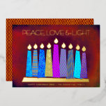 Carte De Vœux En Aluminium Red Hanoukka bougies Paix Amour Lumière Véritable<br><div class="desc">"Paix, amour et lumière." Une illustration ludique, moderne et artistique de bougies motifs de saumons dans une menorah vous aide à inaugurer les vacances de Hanoukka. Des bougies bleues assorties de vrais motifs de feuille d'or colorés, de vraies flammes de feuille d'or et de menorah, recouvrent un arrière - plan...</div>
