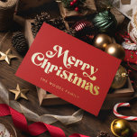 Carte De Vœux En Aluminium Red Retro Vintage Font Joyeux Noël<br><div class="desc">Joyeuse carte de Noël : un design rétro classique,  avec une typographie d'inspiration vintage en feuille d'or et un arrière - plan rouge classique.</div>