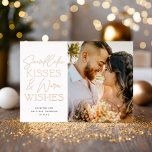 Carte De Vœux En Aluminium Snowflake Kisses Newlylyly Noël Trois 3 Photo<br><div class="desc">Cette élégante faire-part de mariage de vacances dispose d'une photo verticale et d'un accueil en papier d'aluminium surélevé sur le devant. Le salut sur le devant dit "Snowflake Kisses & Wives". Le dos de la carte a deux photos carrés. Vous pouvez également ajouter du texte à l'arrière.</div>
