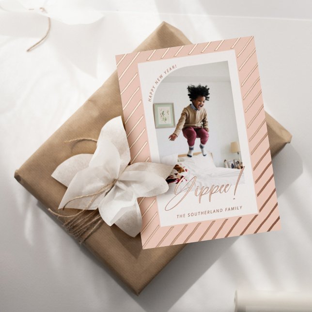 Carte De Vœux En Aluminium Yippee ! Joyeux Nouvel An Amusant Moderne Stripes  (Créateur téléchargé)