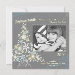 Carte de vœux festive avec arbre enneigé glamour