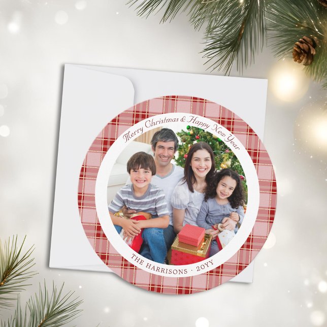 Carte de vœux photo de fêtes de Noël élégante à ca (Elegant Red Plaid Christmas Holiday Photo Card)