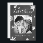 Carte de vœux photo de vacances Chalkboard Let it<br><div class="desc">De brillants flocons de neige sur un fond de tableau noir accentuent votre photo sur cette carte de vacances romantique.</div>