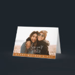 Carte de voeux pliée de la fête des mères<br><div class="desc">Carte photo de la Fête des Mères avec Amour,  maman message de calligraphie moderne. Panneau de calligraphie moderne pour votre photo personnalisée. Changez la photo avec l'outil Zazzle facile à utiliser! Visitez le magasin pour voir toute la collection.</div>