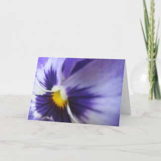 Carte de voeux pourpre de pensée