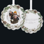 Carte Décorative Joyeux Noël Agritourisme verdure Photo Wreath<br><div class="desc">Accueillez votre famille et vos amis avec cette charmante carte d'ornement Joyeux Noël Farmhouse Green Photo Wreath! Vous pouvez vous en tant qu'étiquette cadeau ainsi qu'un ornement de carte de Noël pour vos proches arbre de Noël. Notre carte unique vous apportera un accueil chaleureux. Ce design festif présente une végétation...</div>