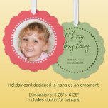 Carte Décorative Joyeux Noël ajouter photo nom de famille rose<br><div class="desc">Personnalisez cette carte de décoration "Joyeux Noël" avec une photo sur le devant et votre nom de famille sur le dos. Comprend un ruban pratique pour la pendaison,  ce qui les rend faciles à afficher et à apprécier. Rose et vert.</div>