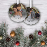 Carte Décorative Magnifique Mistletoe Premier Noël Mr & Mrs Photo<br><div class="desc">Un ornement photo célébrant votre premier Noël en tant que Mr & Mrs personnalisé avec photo, nom de famille, et l'année avec une jolie branche de mistletoe. Premier ornement photo de Noël personnalisé avec des photos mariages. Premier Noël comme un ornement photo marié avec une jolie brindille de mauvais goût....</div>