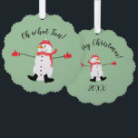 Carte Décorative Oh quel amusant Noël Snowman Snowman Green<br><div class="desc">C'est une douce conception d'art naïf avec un mignon bonhomme de neige en caricature dans un casquette rouge, foulard et mitaines. Le texte dit : Oh What Fun ! Tout sur un arrière - plan vert sage classe. Le texte peut être customisé pour répondre à vos besoins ou vous pouvez...</div>