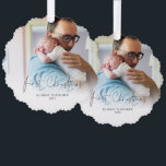 Carte Décorative Premier Noël en tant que papa Nom Année Photo<br><div class="desc">Premier Noël comme papa Nom Année Photo. Un ornement tout-en-un et une carte pour réchauffer le coeur du nouveau père, avec votre photo préférée d’eux et le premier Noël dans un script informel. Le reste du texte que vous pouvez facilement personnaliser. La même conception est de part et d'autre et...</div>