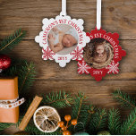 Carte Décorative Red White Snowflakes 1er Noël du bébé<br><div class="desc">Un ornement photo en forme de flocon de neige avec une photo ronde de votre bébé avec texte courbé et de jolis flocons de neige en rouge et blanc.</div>