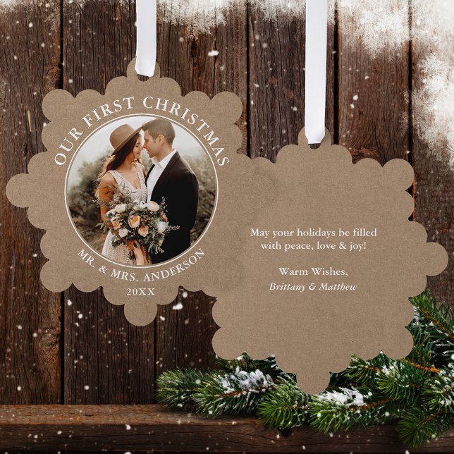 Carte Décorative Rustique Kraft Notre première photo de couple de N (A greeting card that is also an ornament! Customize with your photo and personalized text.)