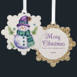 Carte Décorative Snowman Purple Gold Green Joyeux voeux de Noël<br><div class="desc">Ornement/salutation de Noël violet et or avec un bonhomme de neige mignon portant un casquette violet et une écharpe verte. Personnalisez le dos avec votre salutation et tout autre texte que vous choisissez. Contactez-moi pour obtenir de l'aide sur vos personnalisations ou pour demander d'autres produits de correspondance ou de coordination....</div>