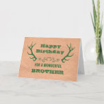 Carte Deer Antlers Vintage Brother Anniversaire<br><div class="desc">Carte d'anniversaire pour frère avec papier artisanal vintage et bois de cerf vert et verset réfléchi.</div>
