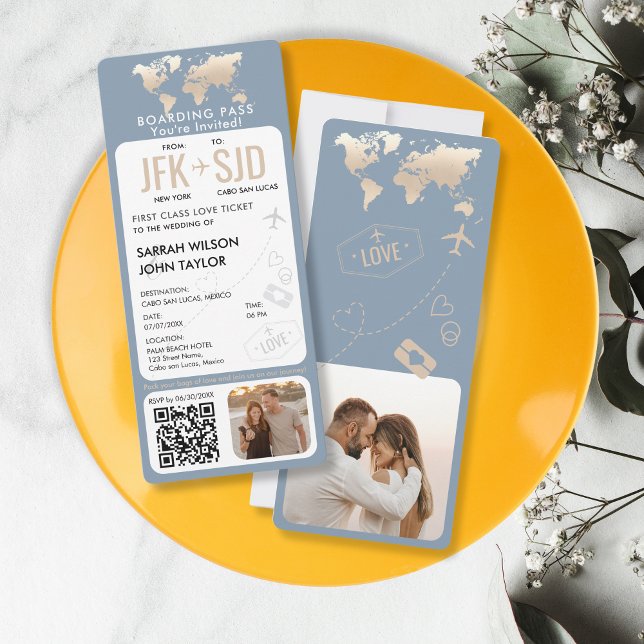 Carte d'embarquement Plane Billetterie Destination (dusty blue vertical boarding pass wedding invitation with golden world map and a photo)