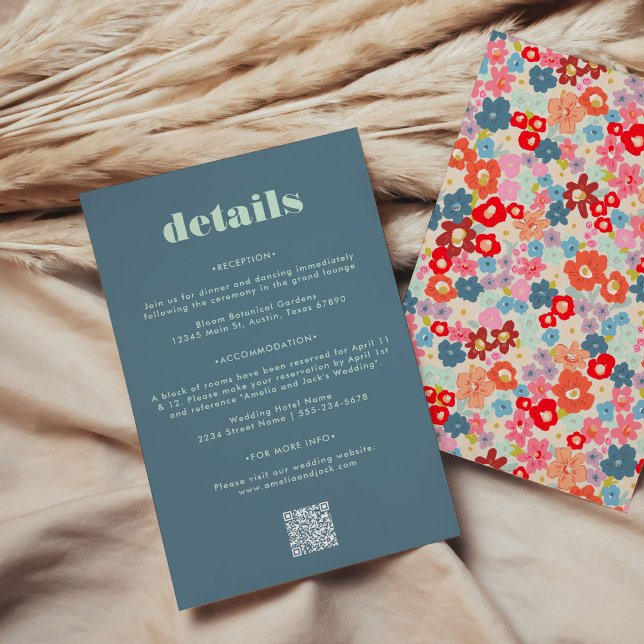 Carte d'information du Mariage de code QR bleu gra (Bold Blue QR Code Wedding Guest Information Card - hotel accommodations, reception details, travel.)