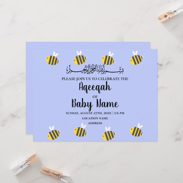 Carte d'invitation Aqeeqah Cute Bee moderne (Devant/Arrière en situation)