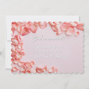 Carte d'invitation au pétale de rose rose