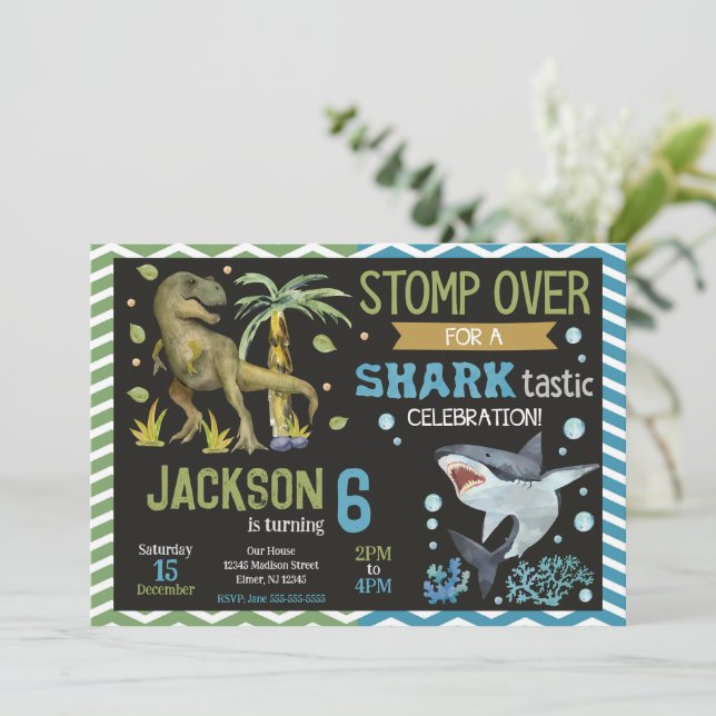 Carte d'invitation d'anniversaire Dinosaures & Req (Debout devant)