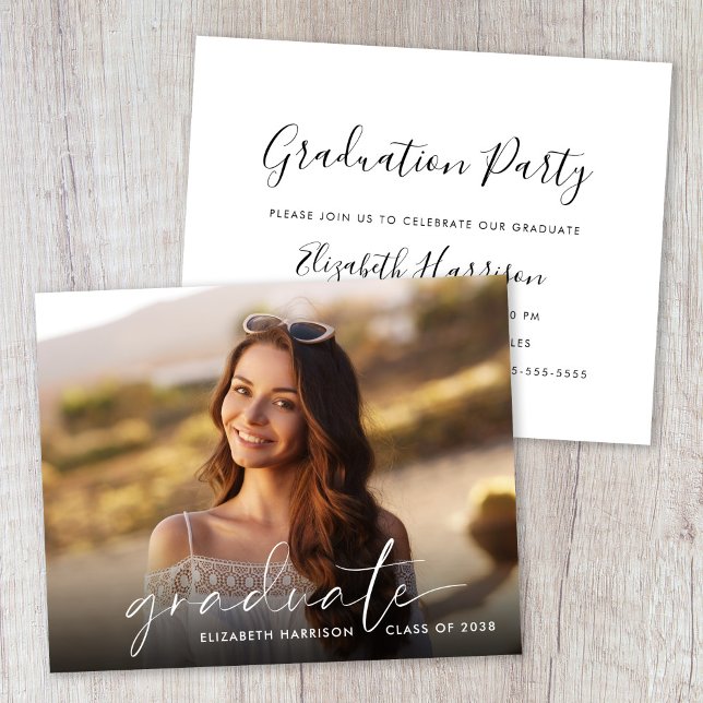 Carte d'invitation de fête de fin d'études à petit (Budget Photo Script Graduation Party Invitation)