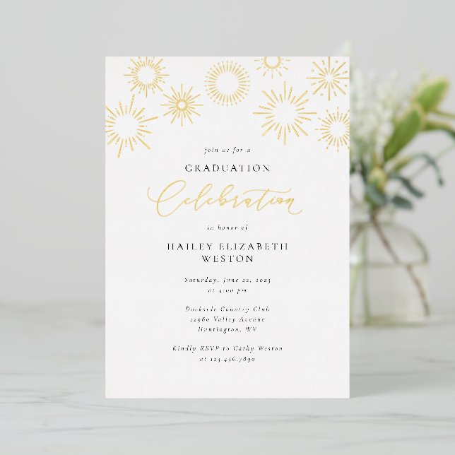 Carte d'invitation de fête de fin d'études avec fe (Debout devant)