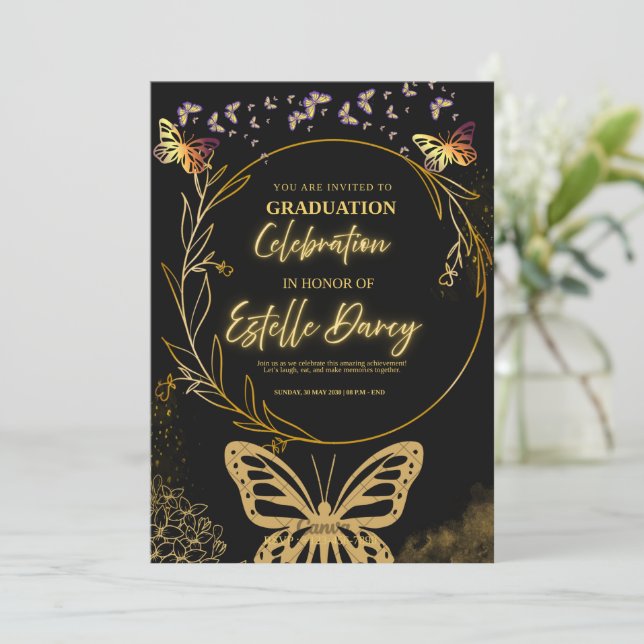 Carte d'invitation de remise de diplômes garçons 2 (Debout devant)