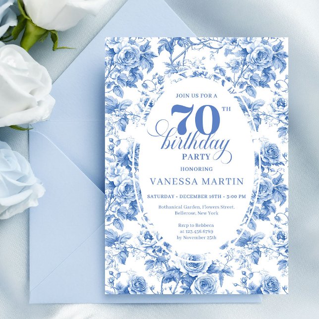 Carte d'invitation florale pour 70e anniversaire e (Dusty Blue 70th Birthday Floral Invitation Card)