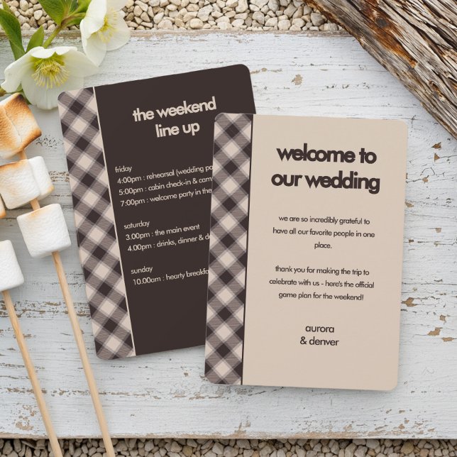 Carte d'itinéraire de mariage décontractée à carre (Weekend Wedding Itinerary from the Casual Brown Plaid wedding collection by Darling & May)