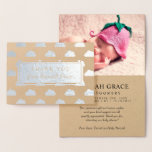 Carte Dorée Baby shower photo de nuages à huile d'argent Merci<br><div class="desc">Carte de remerciements de baby shower sucré que vous pouvez personnaliser avec une photo de votre bébé précieux. Le carte de remerciements est imprimé sur papier kraft avec un motif nuageux mignon en papier argenté réel avec un grand étiquette en feuille d'argent lisant le Merci du Nom du bébé. À...</div>
