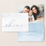 Carte Dorée Briller | Hanoukka Photo Silver Foil Card<br><div class="desc">Élégante carte de voeux Hanoukka présente "brillant" en feuille d'argent manuscrite,  avec la neige de confetti tombant du haut et vos noms et/ou salutation le long du fond. Personnalisez l'intérieur avec une photo préférée,  et customisez avec un message personnel et signoff sur un arrière - plan chic bleu aquarelle.</div>