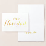 Carte Dorée Feliz Navidad Año espagnol Noël élégant Script<br><div class="desc">Cette belle et élégante carte fera la journée de tous ! L'expression "Feliz Navidad" est en lettres d'écriture (brosse) et de bloc élégantes, en feuille d'or véritable. À l'intérieur de la carte, en contreplaqué faux or, se trouve le message "Próspero Año". Une façon parfaite de souhaiter aux hispanophones un joyeux...</div>