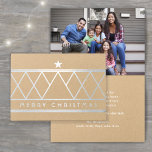 Carte Dorée Simple Kraft Géométrique Joyeux Arbre de Noël Real<br><div class="desc">Envoyez simplement des voeux de vacances élégants avec la brillance luxueuse d'argent vrai feuille sur papier kraft haut de gamme. Tout le texte à l'avant et à l'intérieur peut facilement être customisé ou supprimé. L'avant de la carte présente une conception géométrique moderne d'arbre de Noël et un simple message typographique...</div>
