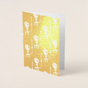 Carte Dorée squelette d'Halloween avec une épée 