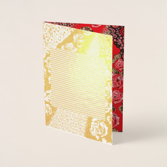 Carte Dorée Tissu rouge éclatant avec floral complexe et (Devant)