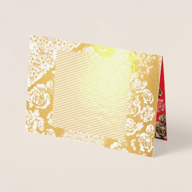 Carte Dorée Tissu rouge éclatant avec floral complexe et (Devant)