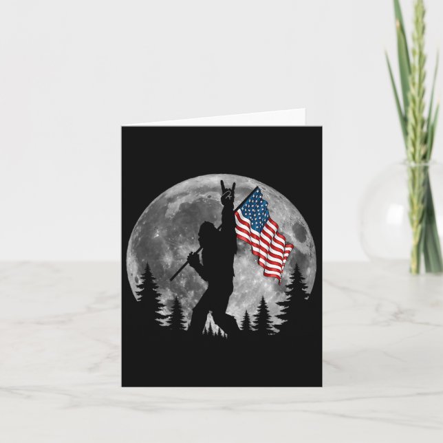 Carte Drapeau Américain Bigfoot Sasquatch Patriotique 4è (Devant)